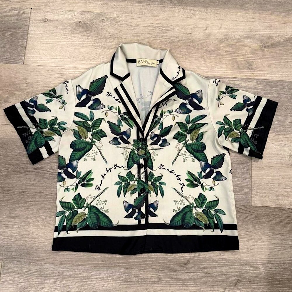 Bambi by yen green black and white floral button shirt Small
